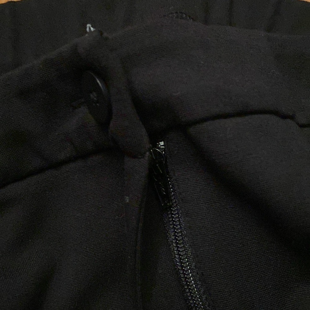 Eileen Fisher black women’s pants - size L - button closure - elastic back - Picture 6 of 11